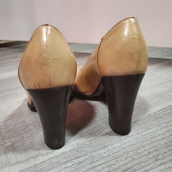 ♥️ 2/$25 Vintage Fortuna Valentino Yellow Leather Heels size 5.5 - Picture 3 of 6